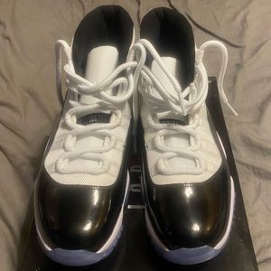 Jordan 11 concord size 11 .. UA